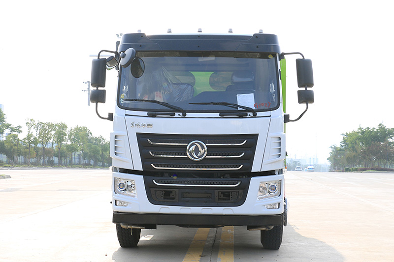 东风华神抑尘车（圆罐） 11.5方（雾炮30~100米）